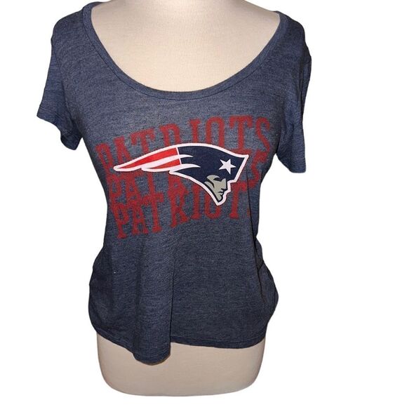 Women’s Patriots Short Sleeve NFL Shirt Small - Picture 1 of 6